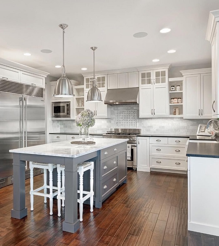 white clean kitchen design