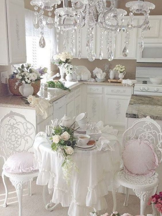 Chandellier in shabby chic style