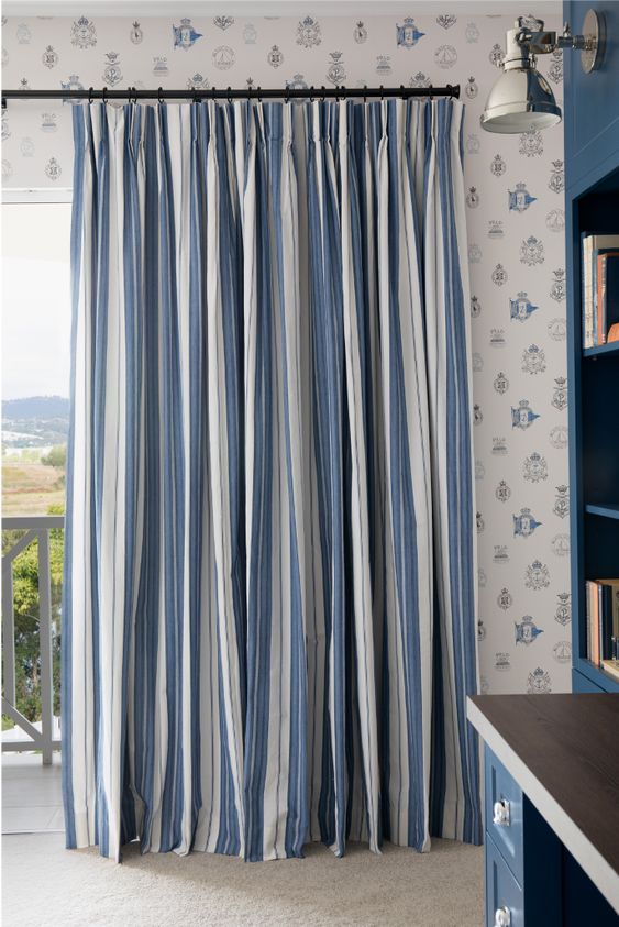 Blue curtain in nautical design