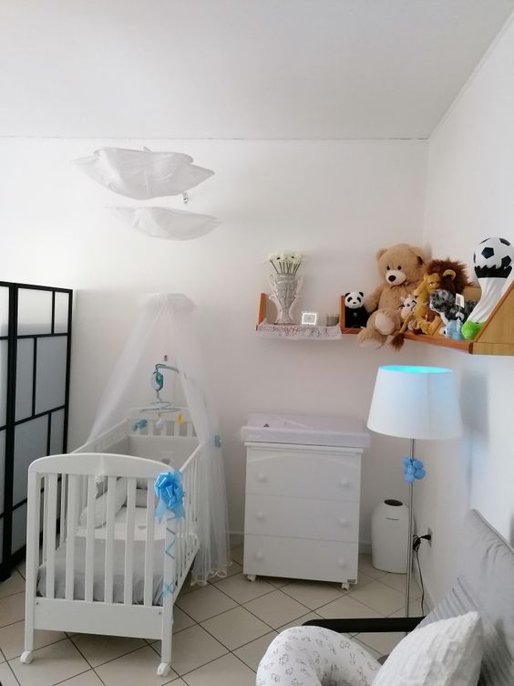 Newborn baby room decorating ideas with humidifier