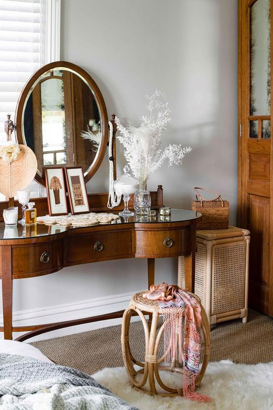 Wooden dressing table