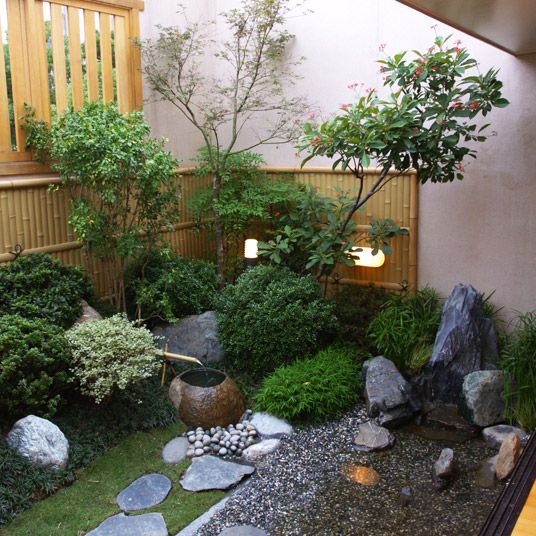 Mini Japanese zen garden design