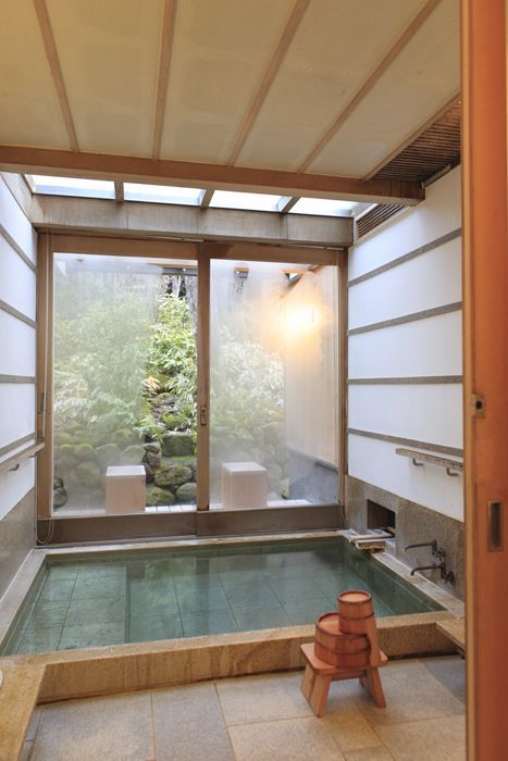 Beautiful tiny Japanese bathroom decorating ideas