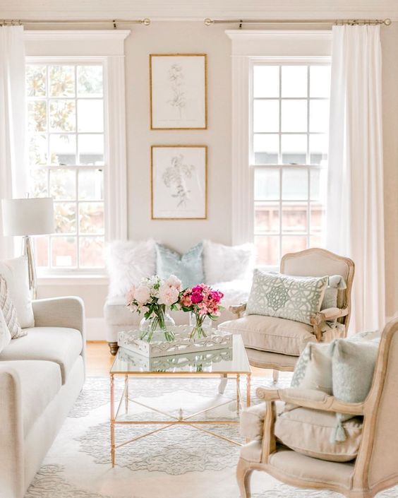 Shabby chic interior design ideas for a feminine accent