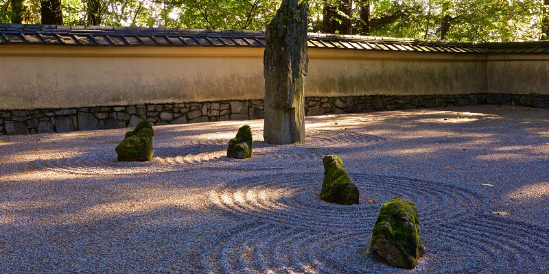 aesthetic Japanese rock garden design